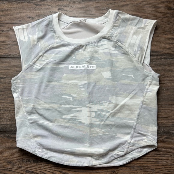 Alphalete Gray and White Camo Tee - Picture 1 of 3